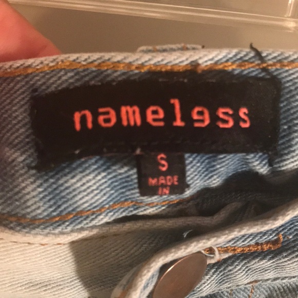 Light wash denim shorts - Picture 3 of 3